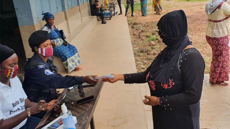 nafa-quick-providing-emergency-cash-transfers-to-households-in-the-poorest-30-districts-in-the-gambia-during-the-covid-1-02-780x439